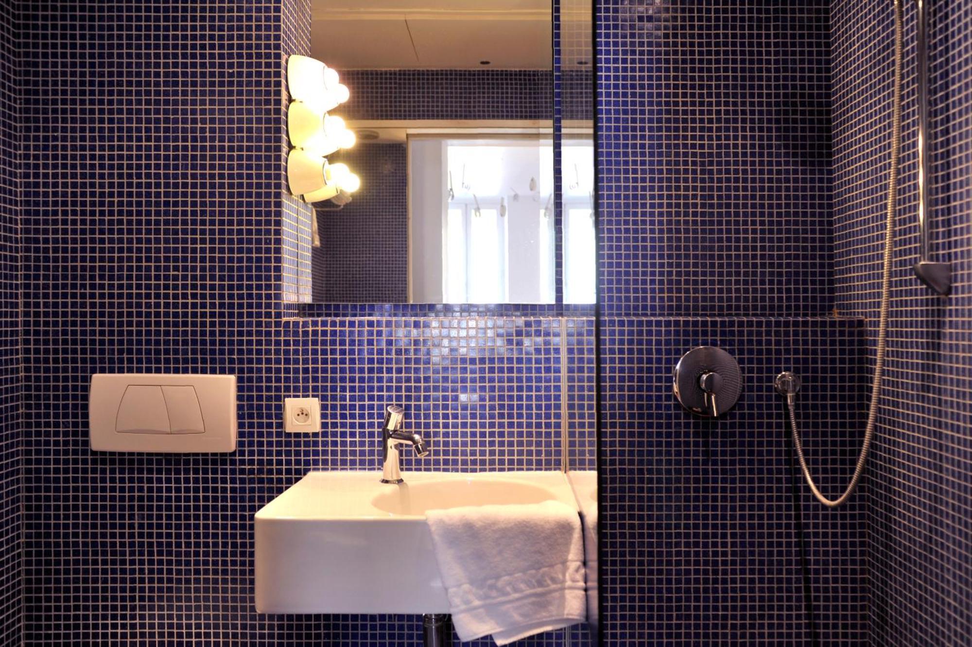Hotel Burrhus Vaison-la-Romaine Esterno foto