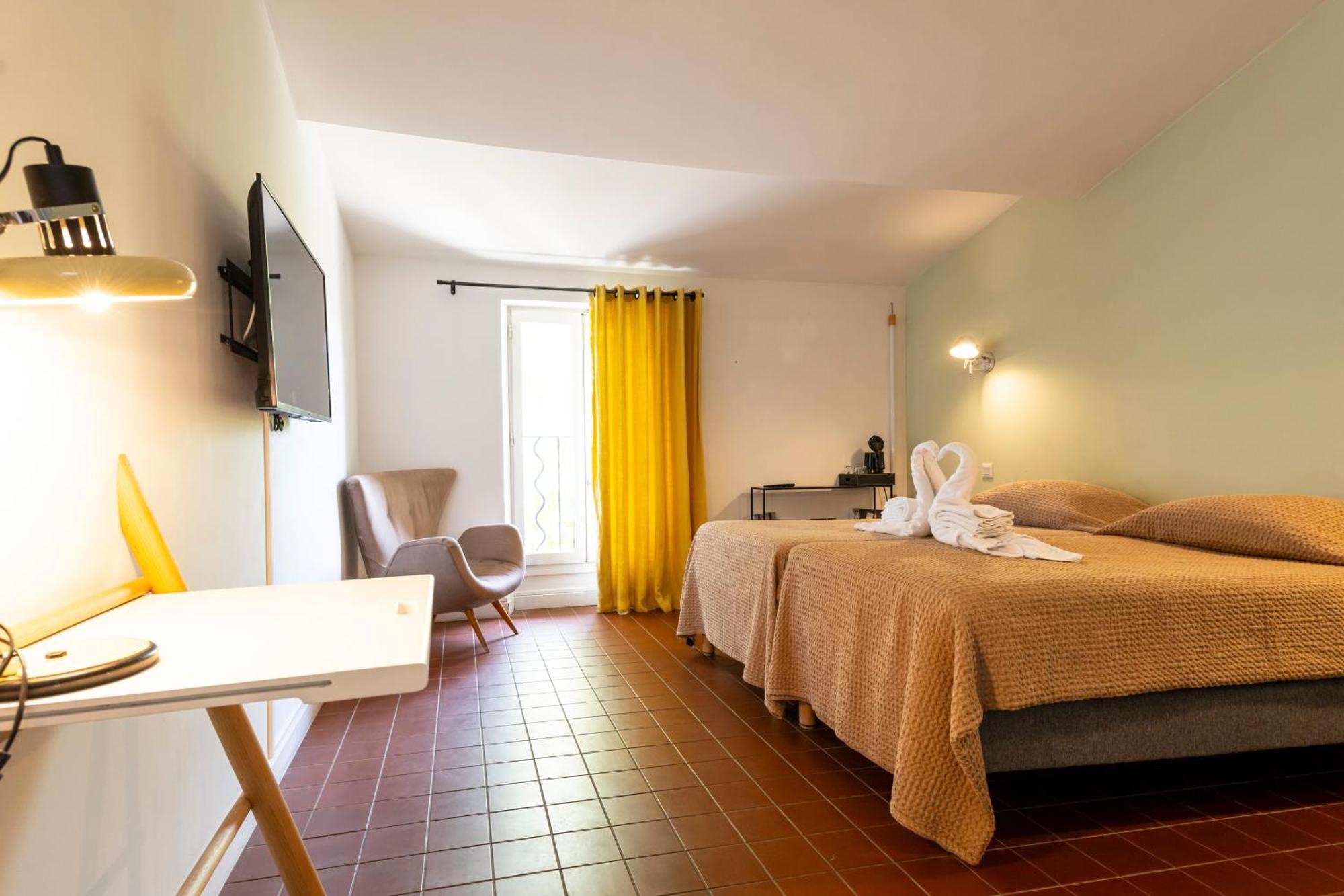 Hotel Burrhus Vaison-la-Romaine Esterno foto