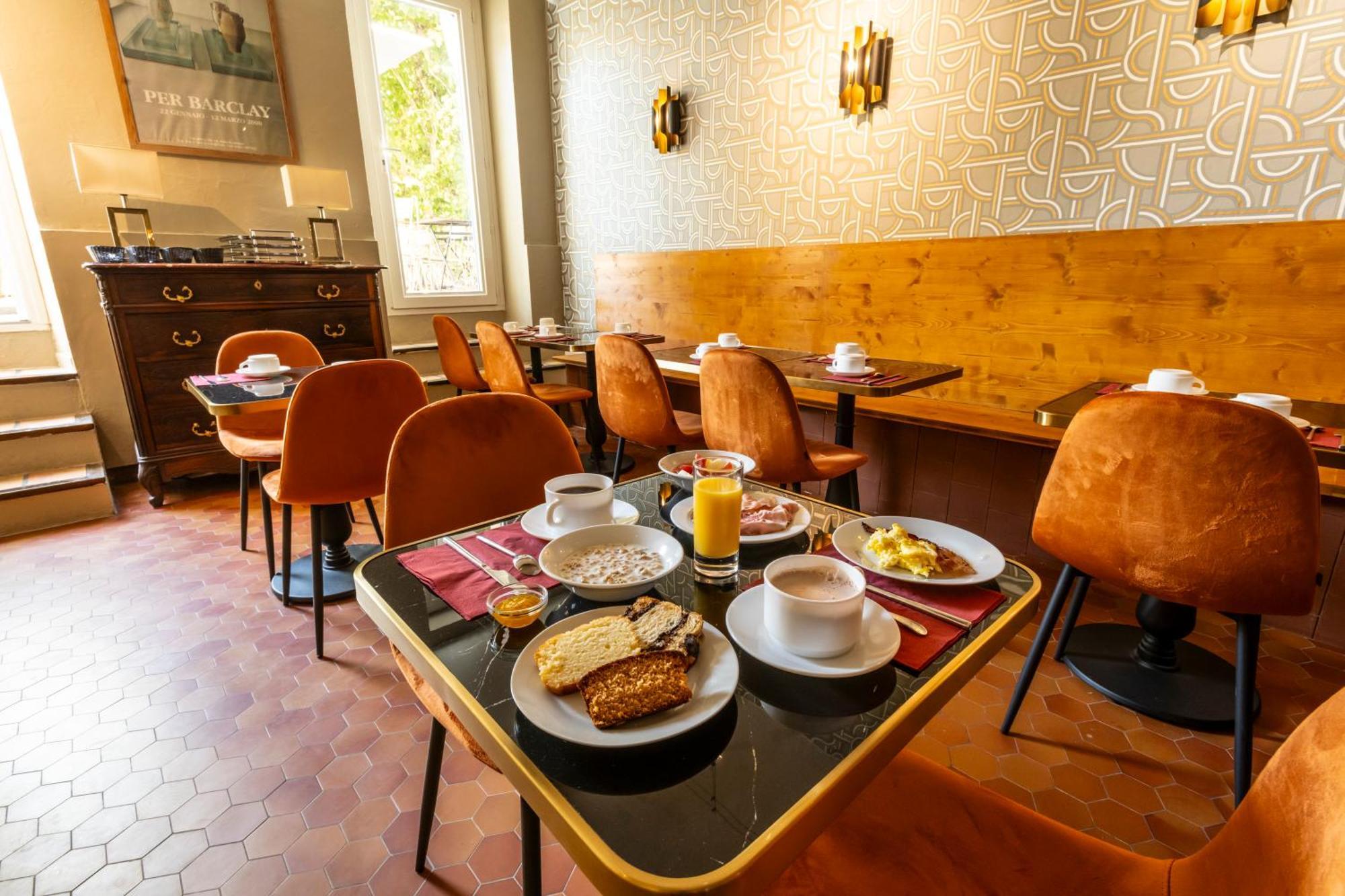 Hotel Burrhus Vaison-la-Romaine Esterno foto